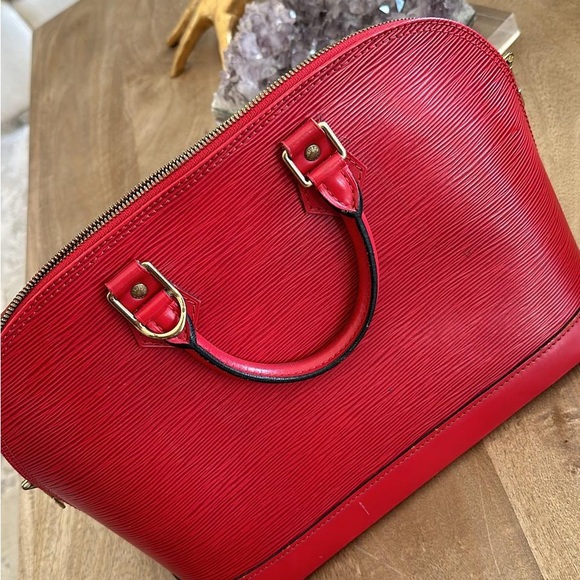 Louis Vuitton Emma Epi leather. Used a few times. - Picture 9 of 11